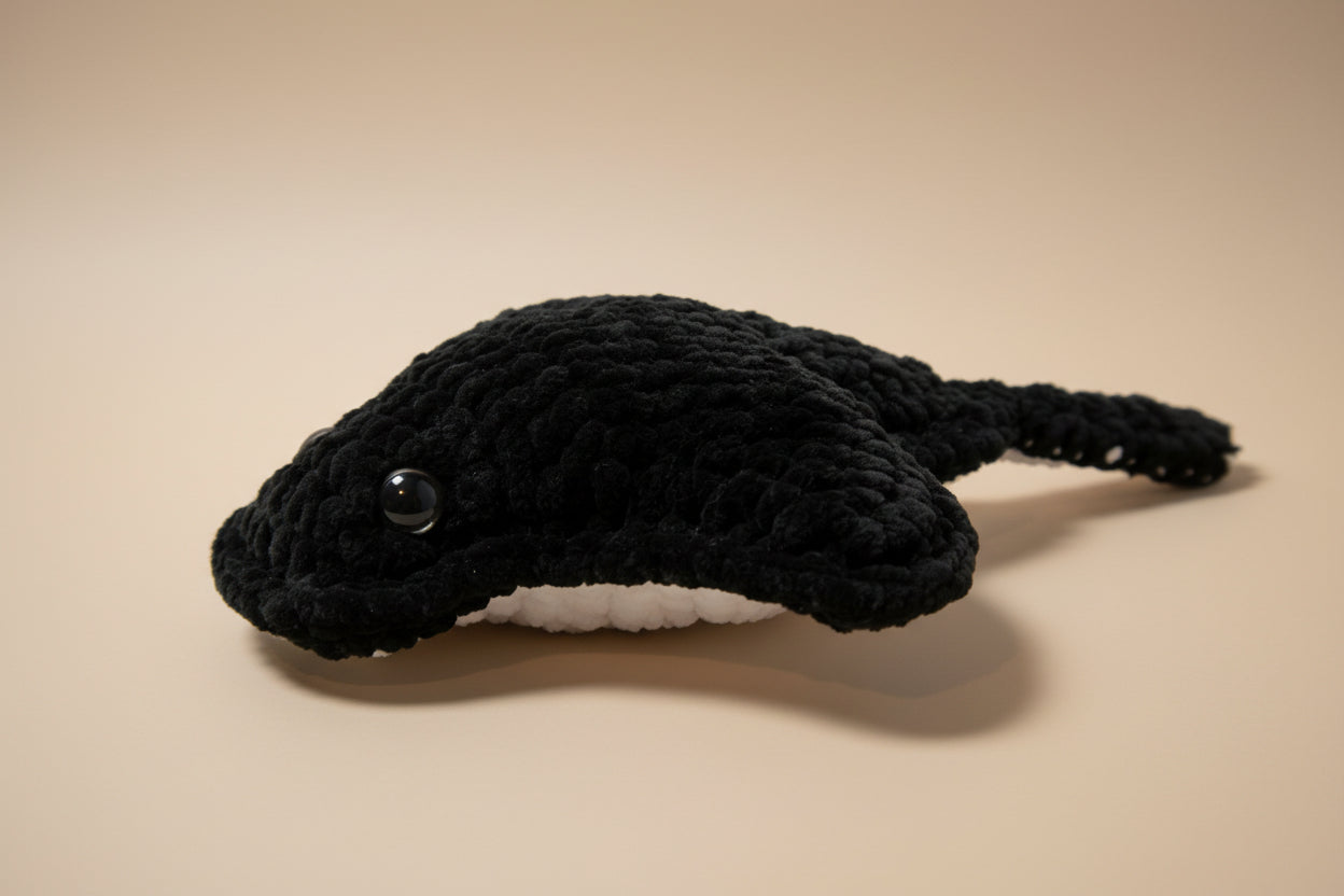 Handmade crochet Ralph the ray from the amigurumi marine life collection of the baseline handicraft, crafted in France with love.