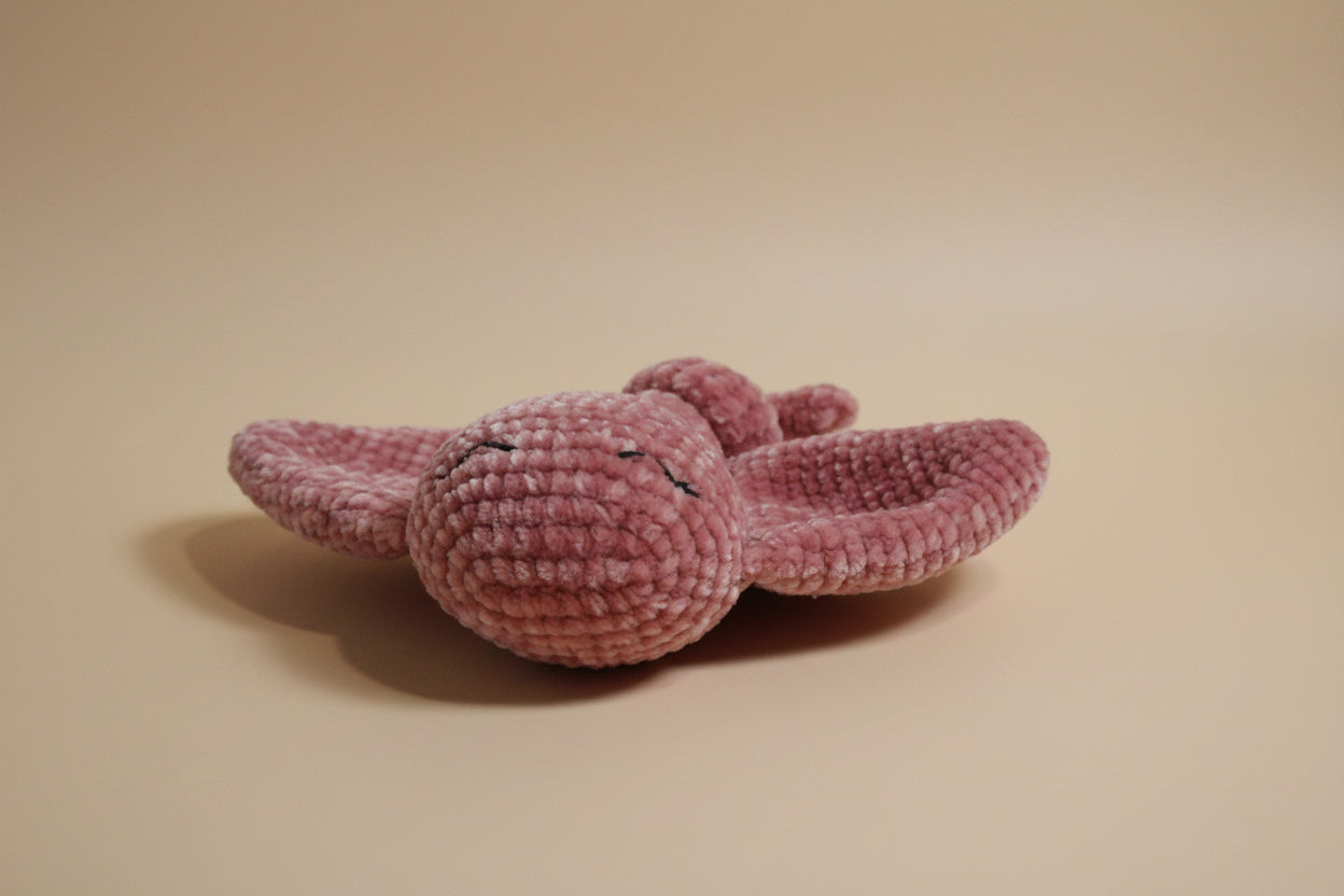 Handmade crochet Ary the ray from the amigurumi marine life collection of the baseline handicraft, crafted in France with love. 
