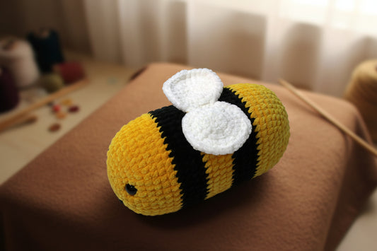 Handmade crochet bee from the amigurumi collection of the baseline handicraft, crafted in France with love. 