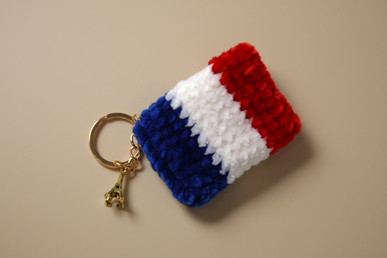 Handmade crochet keychain french flag from the accessorie collection of the baseline handicraft, crafted in France with love. 