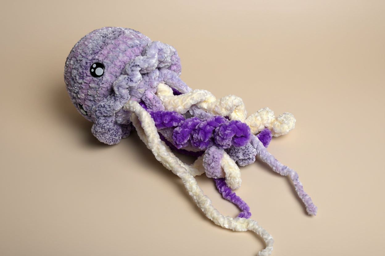 Liliosa the jellyfish from the sea marine life collection of the Baseline Handicraft, handmade in France with love. 