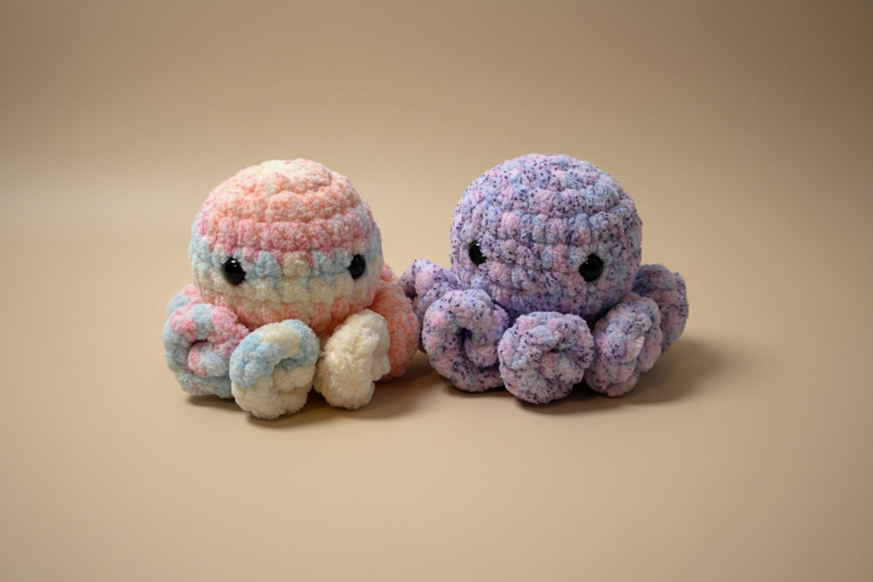 Handmade crochet little octopus desk charm from the amigurumi marine life collection of the baseline handicraft, crafted in France with love. 