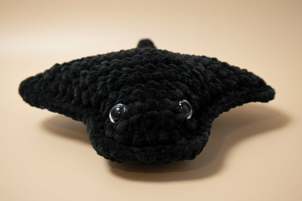 Handmade crochet Ralph the ray from the amigurumi marine life collection of the baseline handicraft, crafted in France with love. 